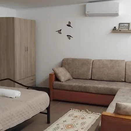 Efterpi Seaside House