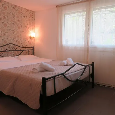 Efterpi Seaside House Case de vacanță